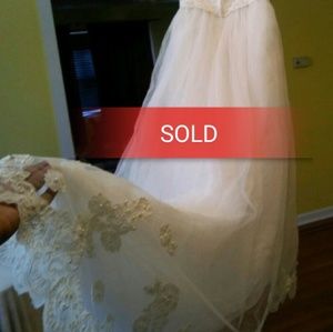 David's Bridal White Style F5290A/ size 8